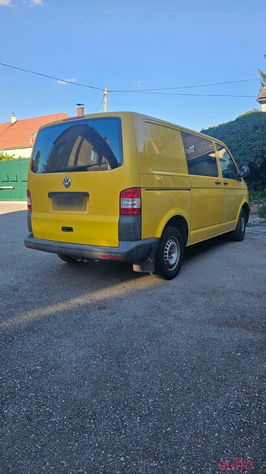 2012' Volkswagen T5 Transporter photo #3