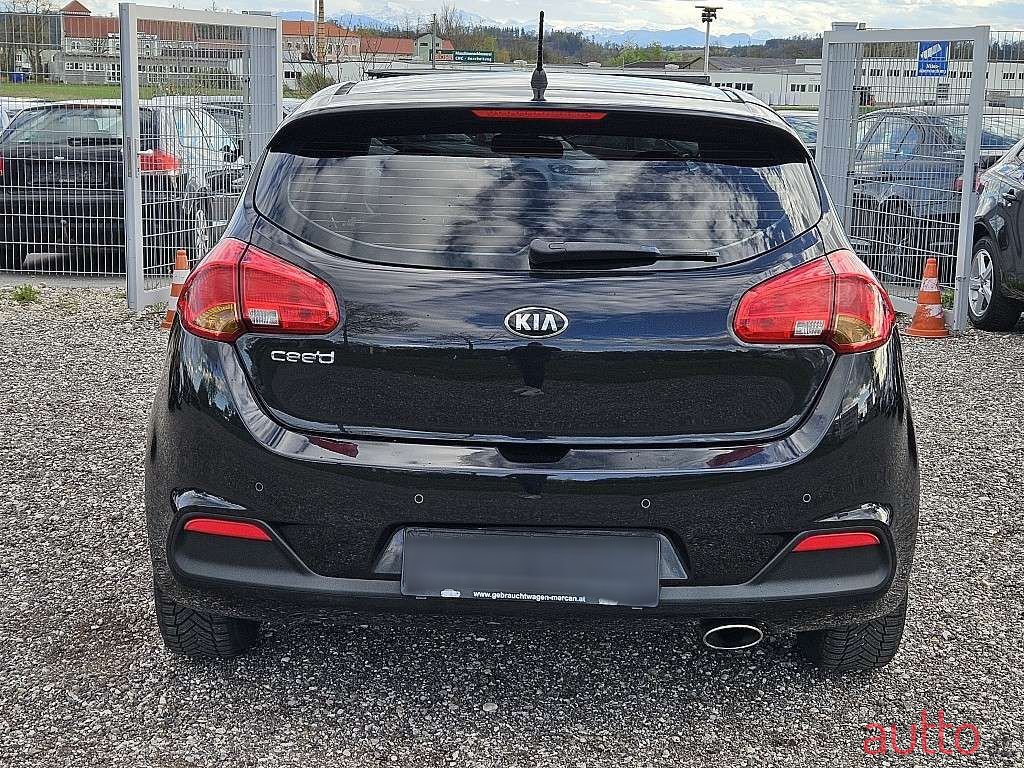 2013' Kia Ceed photo #5