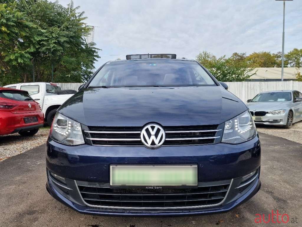 2012' Volkswagen Sharan photo #3