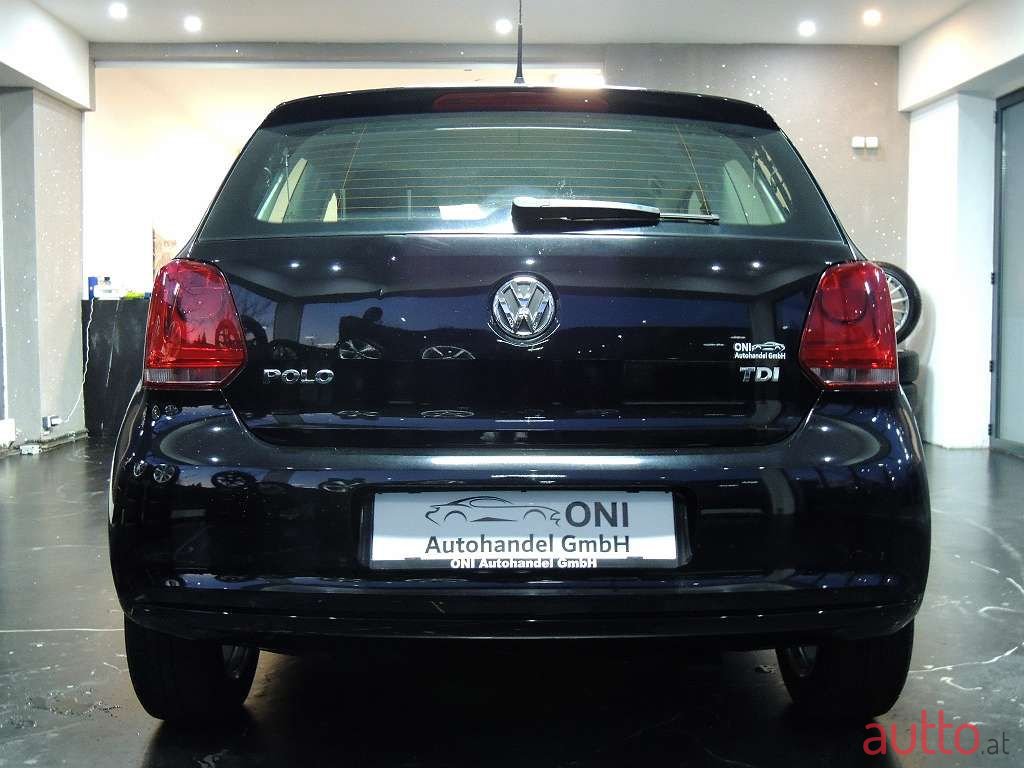 2010' Volkswagen Polo photo #4
