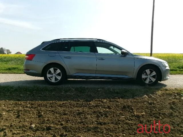 2016' Skoda Superb photo #2