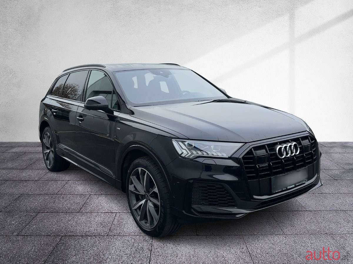2021' Audi Q7 photo #5