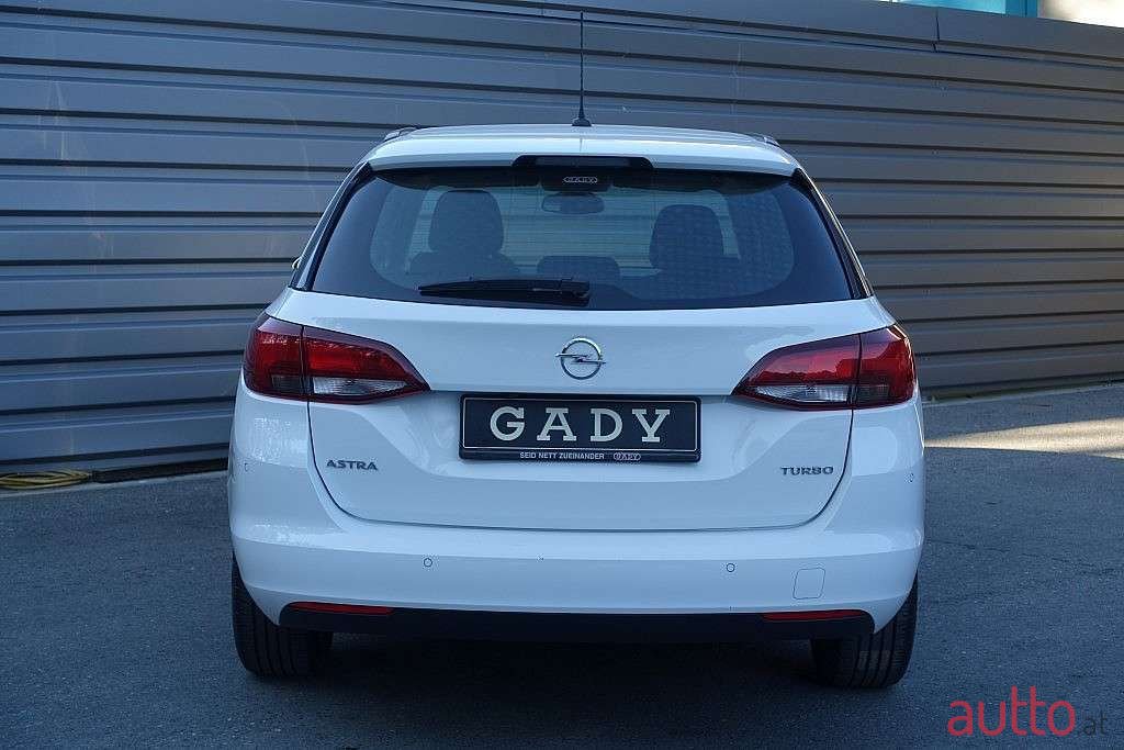 2019' Opel Astra photo #5