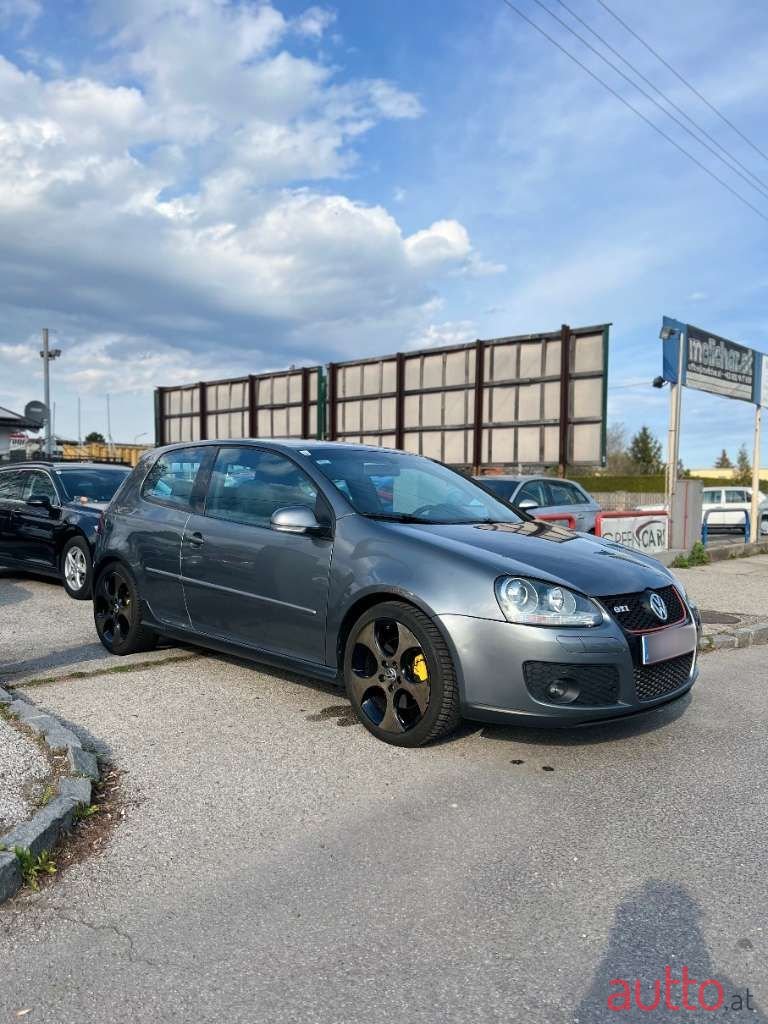 2005' Volkswagen Golf photo #1