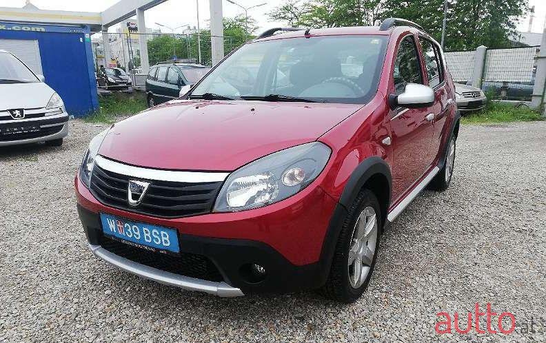 2012' Dacia Sandero photo #1