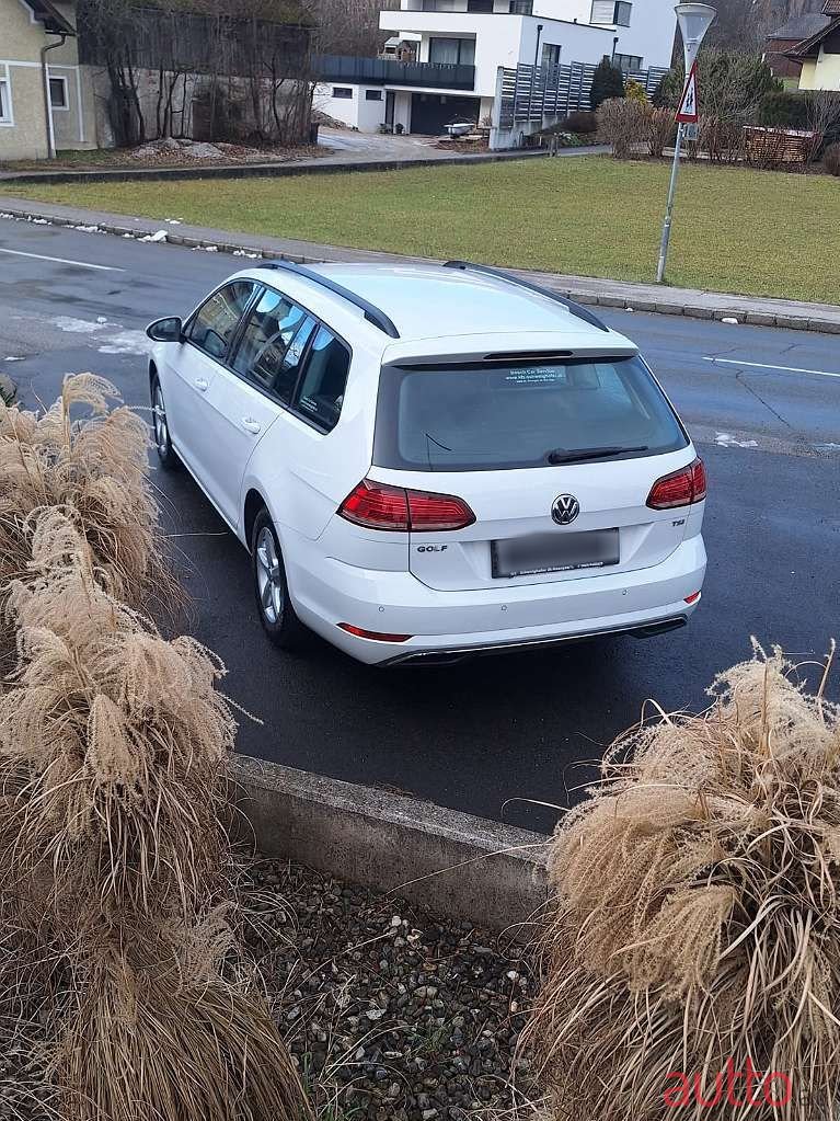 2018' Volkswagen Golf photo #2