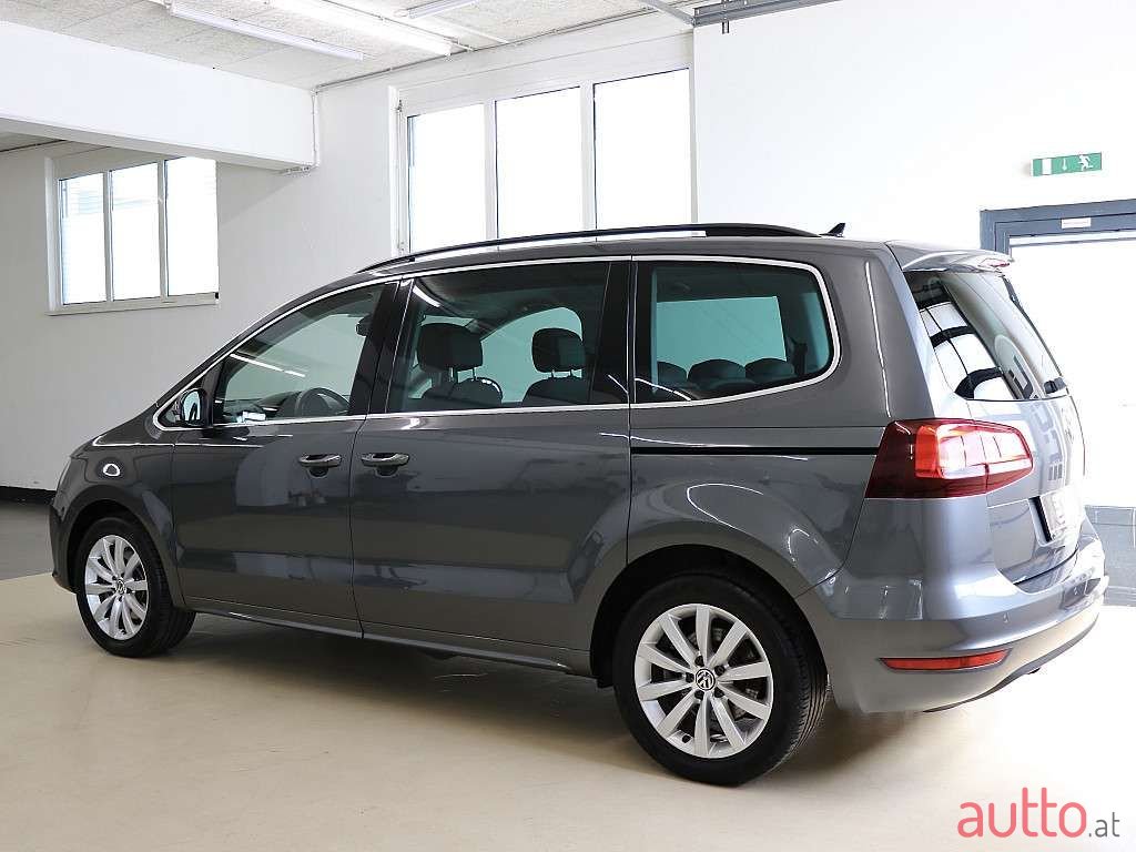 2017' Volkswagen Sharan photo #5