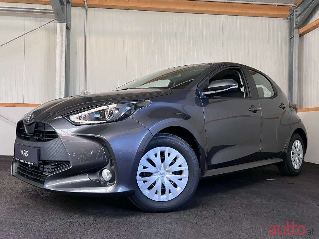 2022' Toyota Yaris photo #1