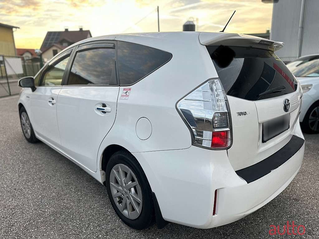 2013' Toyota Prius photo #6