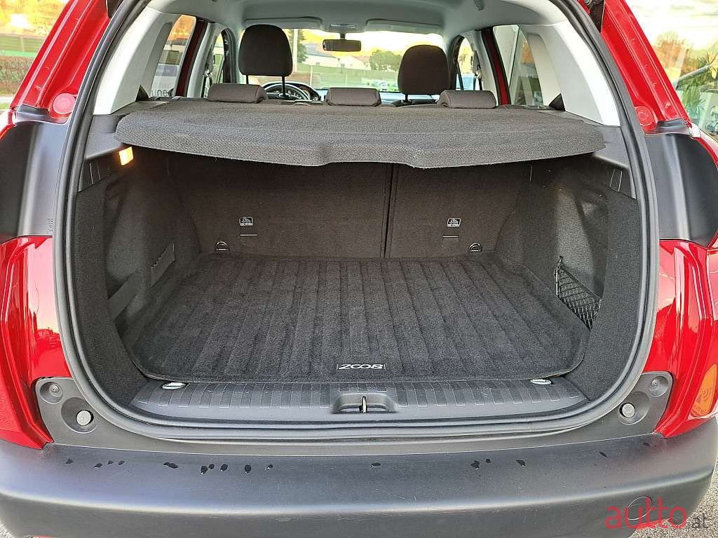 2018' Peugeot 2008 photo #1