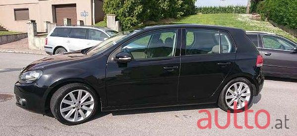 2009' Volkswagen Golf photo #2