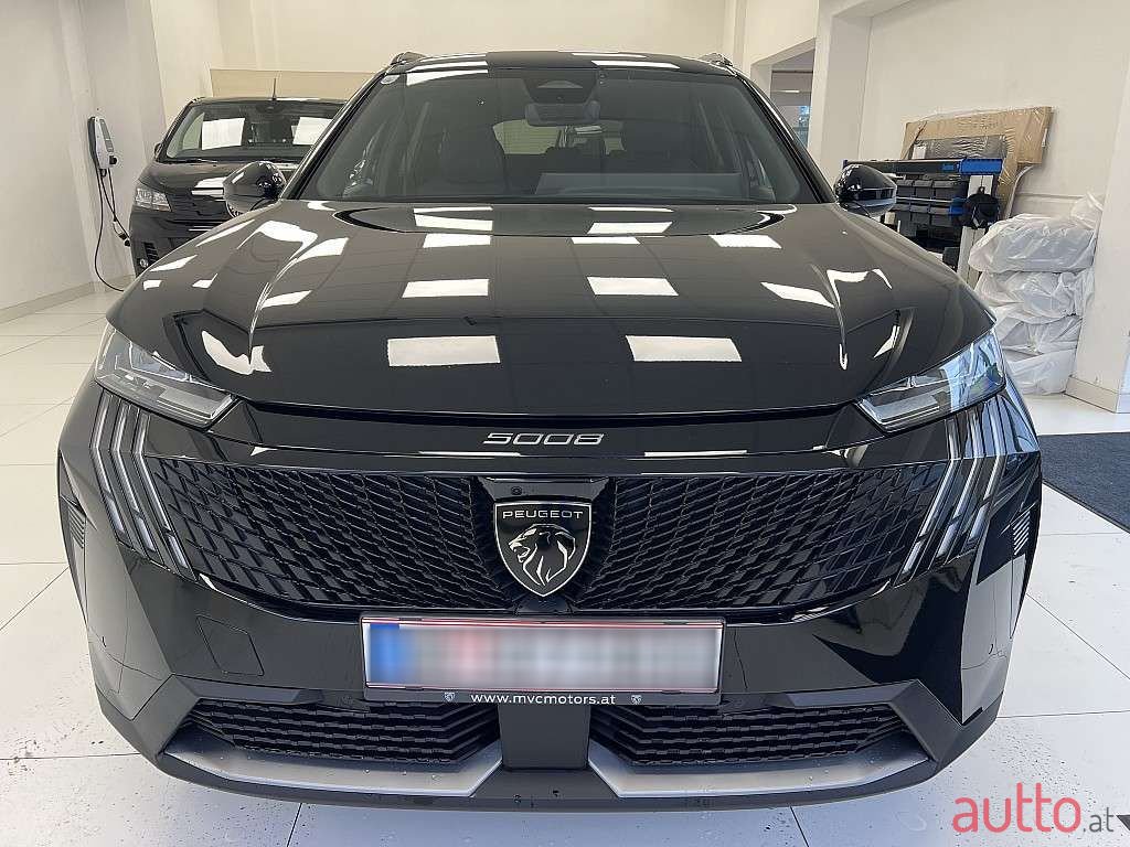2024' Peugeot 5008 photo #2
