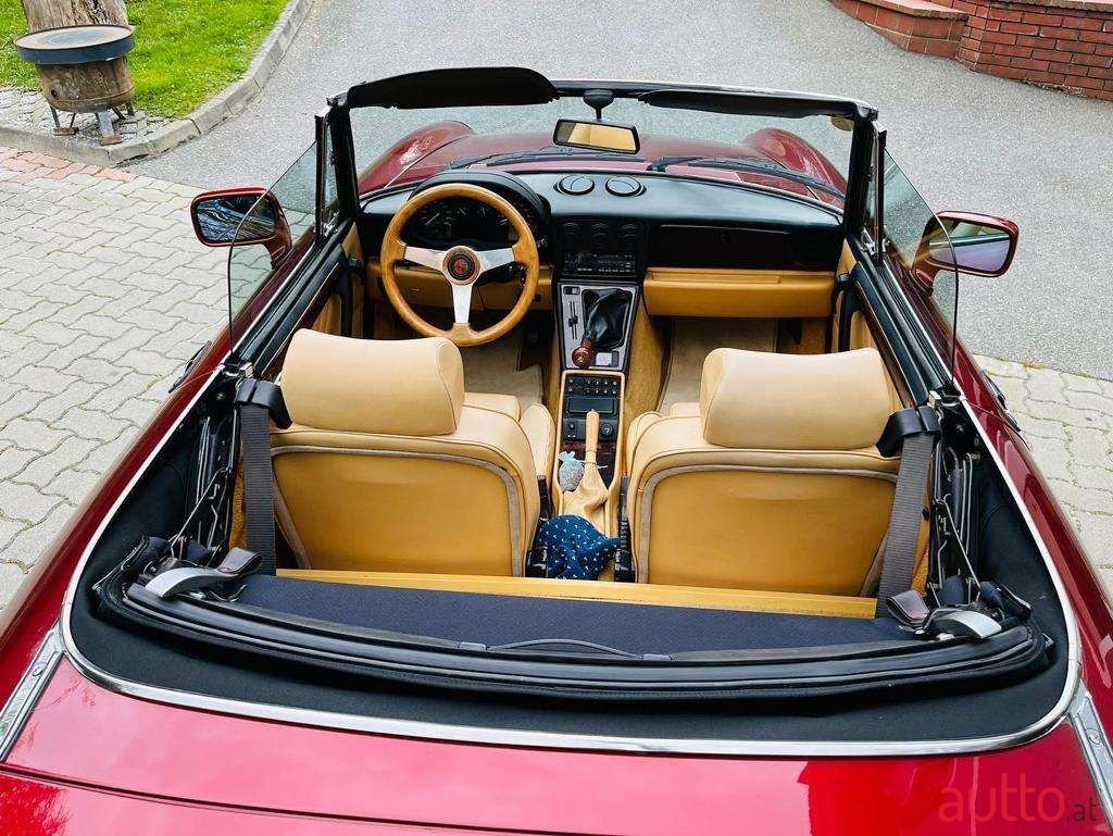 1990' Alfa Romeo Spider photo #3