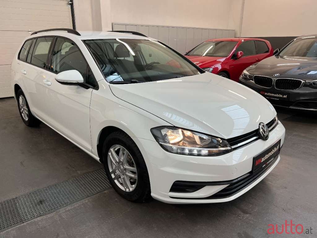 2018' Volkswagen Golf photo #1