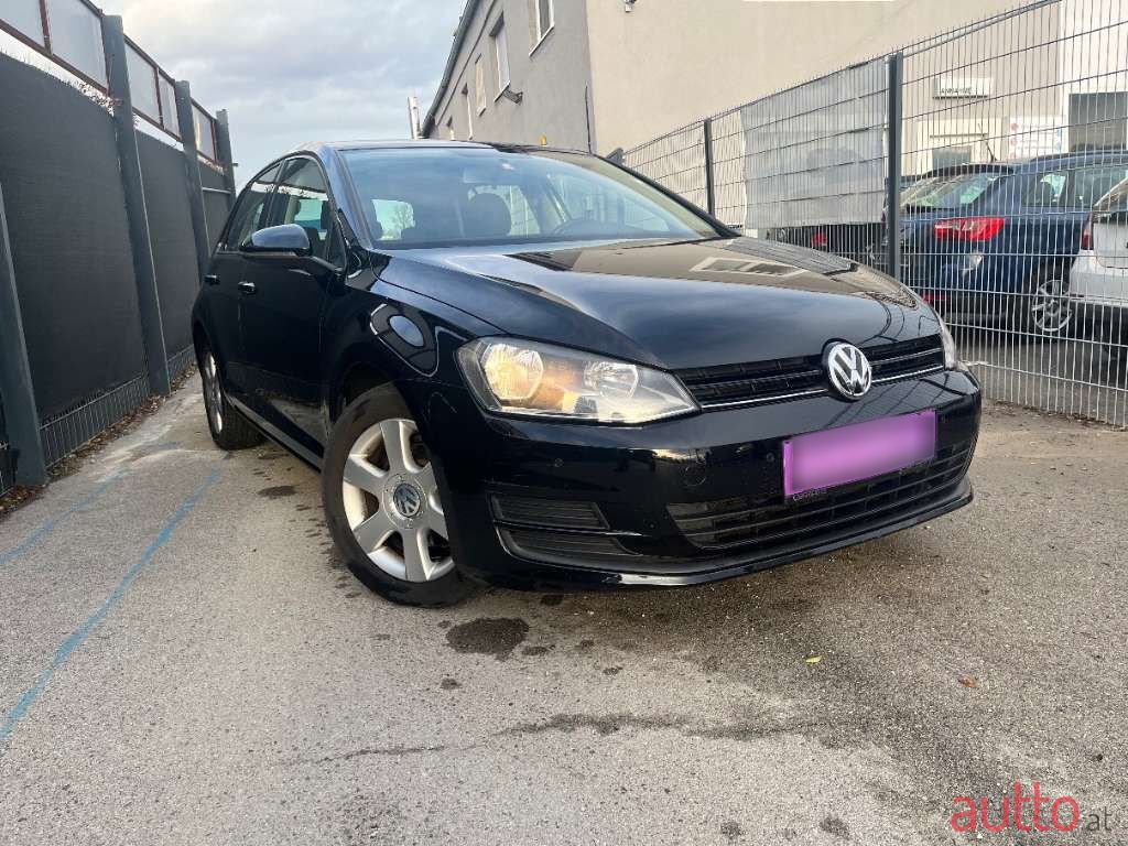 2013' Volkswagen Golf photo #2