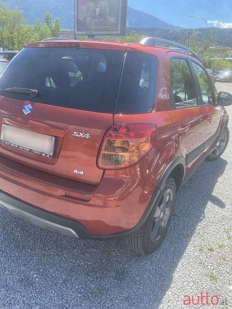 2010' Suzuki SX4 photo #5