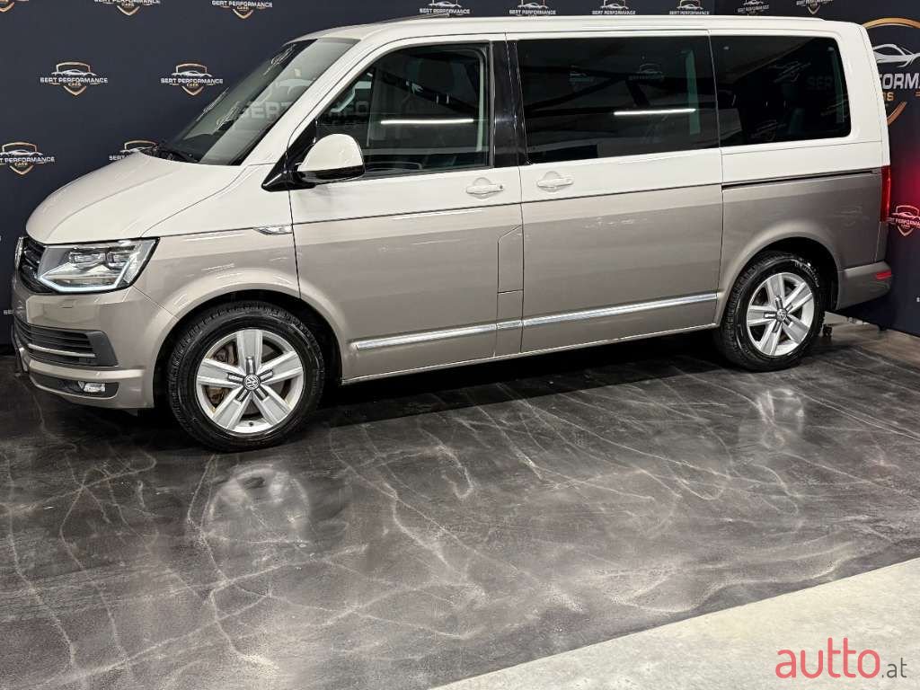 2017' Volkswagen Multivan photo #5