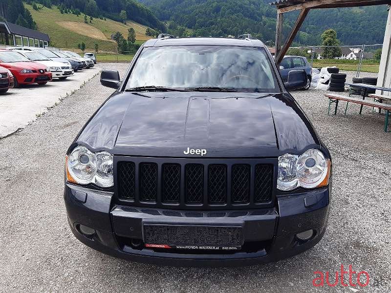 2010' Jeep Grand Cherokee photo #2