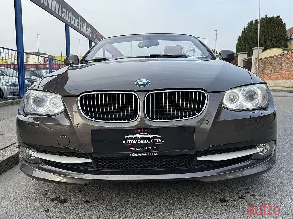 2011' BMW 3Er-Reihe photo #3