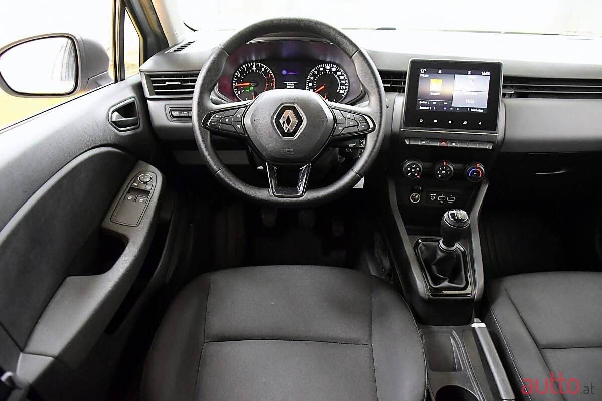 2021' Renault Clio photo #2
