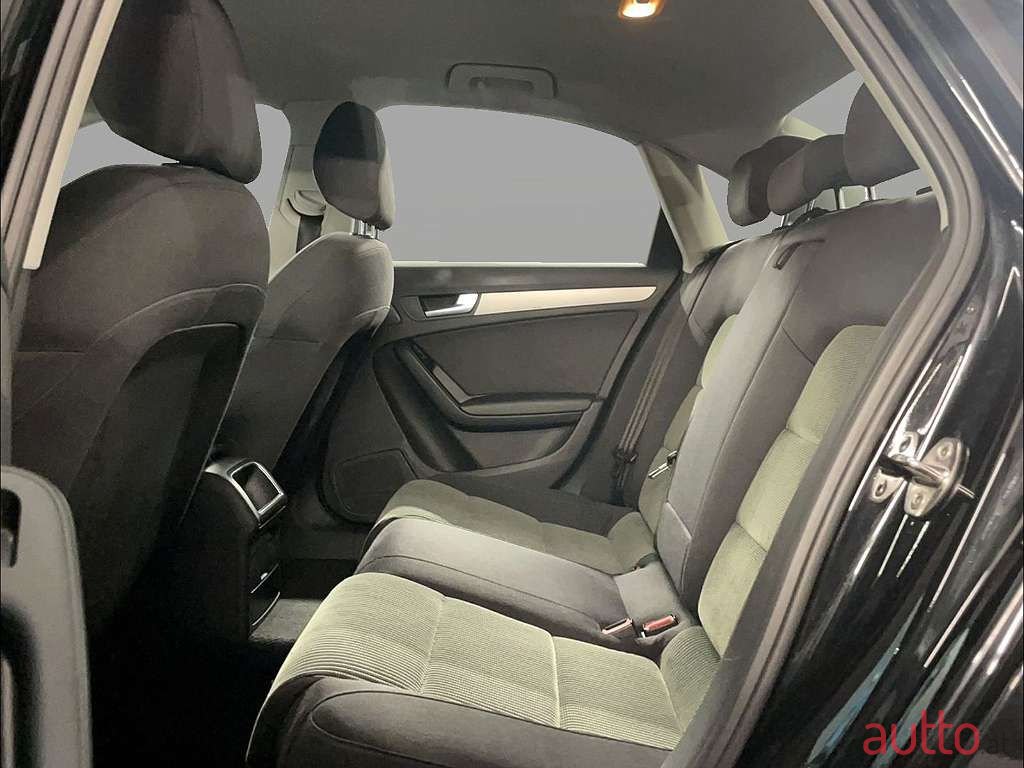 2011' Audi A4 photo #5