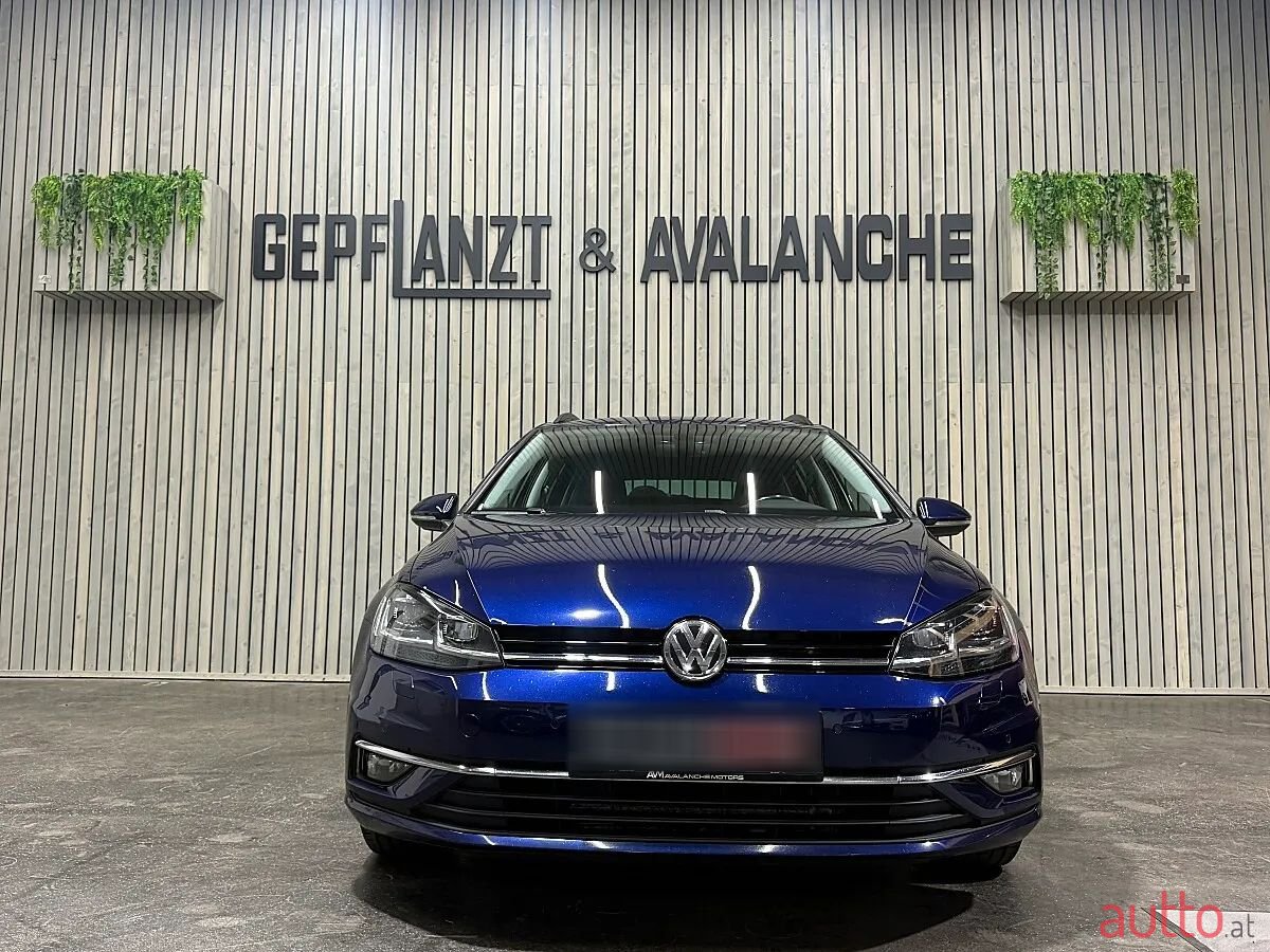 2019' Volkswagen Golf photo #4