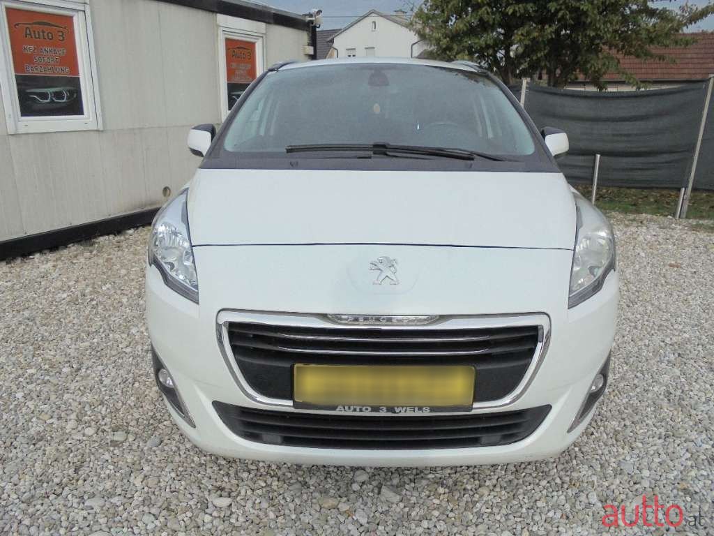 2015' Peugeot 5008 photo #2