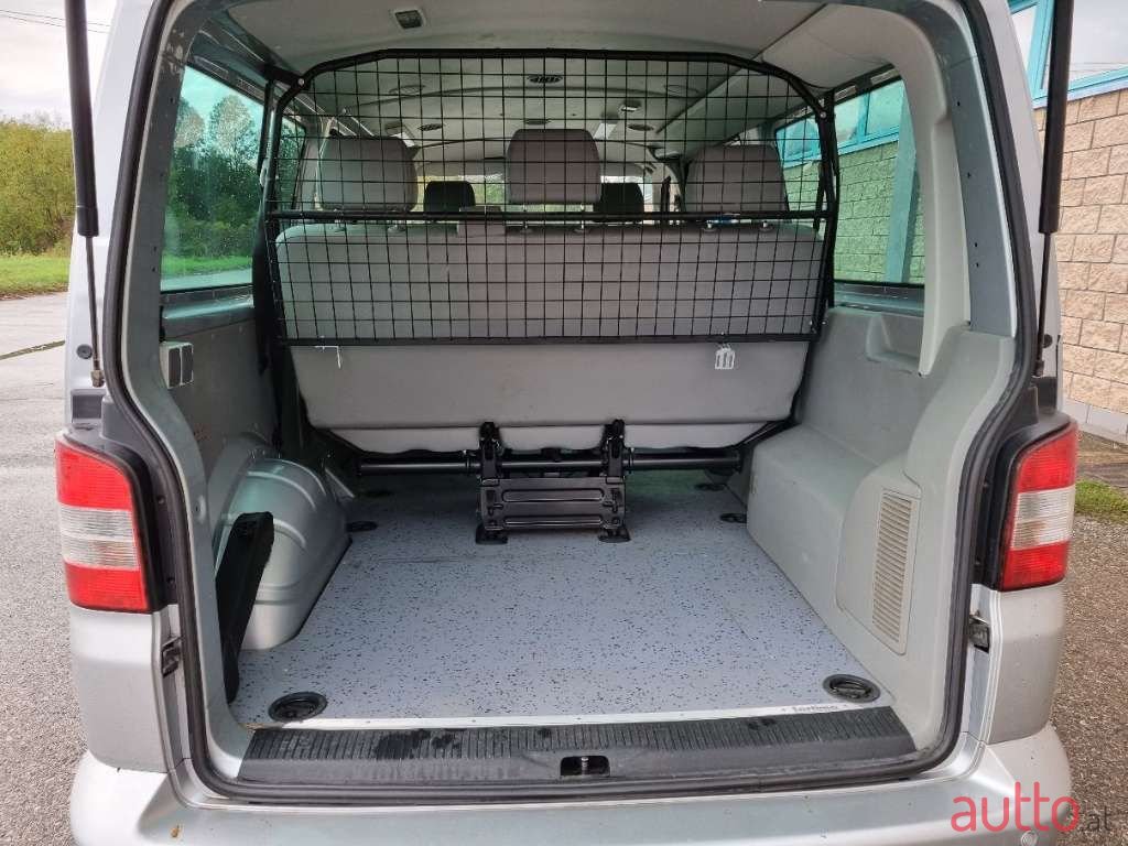 2011' Volkswagen T5 photo #6