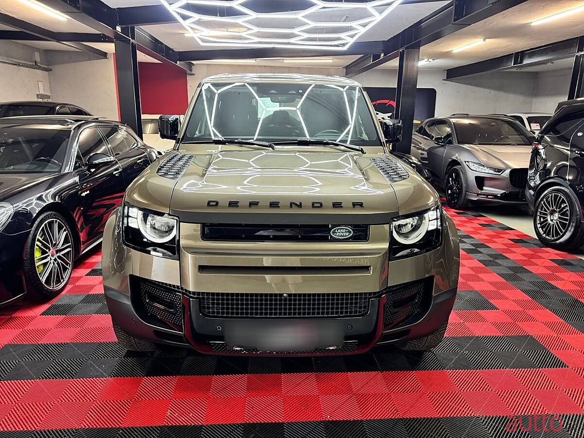 2020' Land Rover Defender photo #2