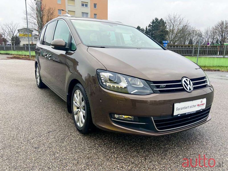 2011' Volkswagen Sharan photo #3