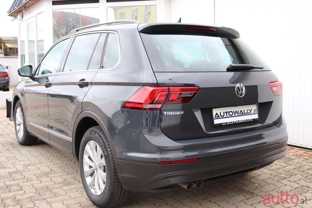 2018' Volkswagen Tiguan photo #1