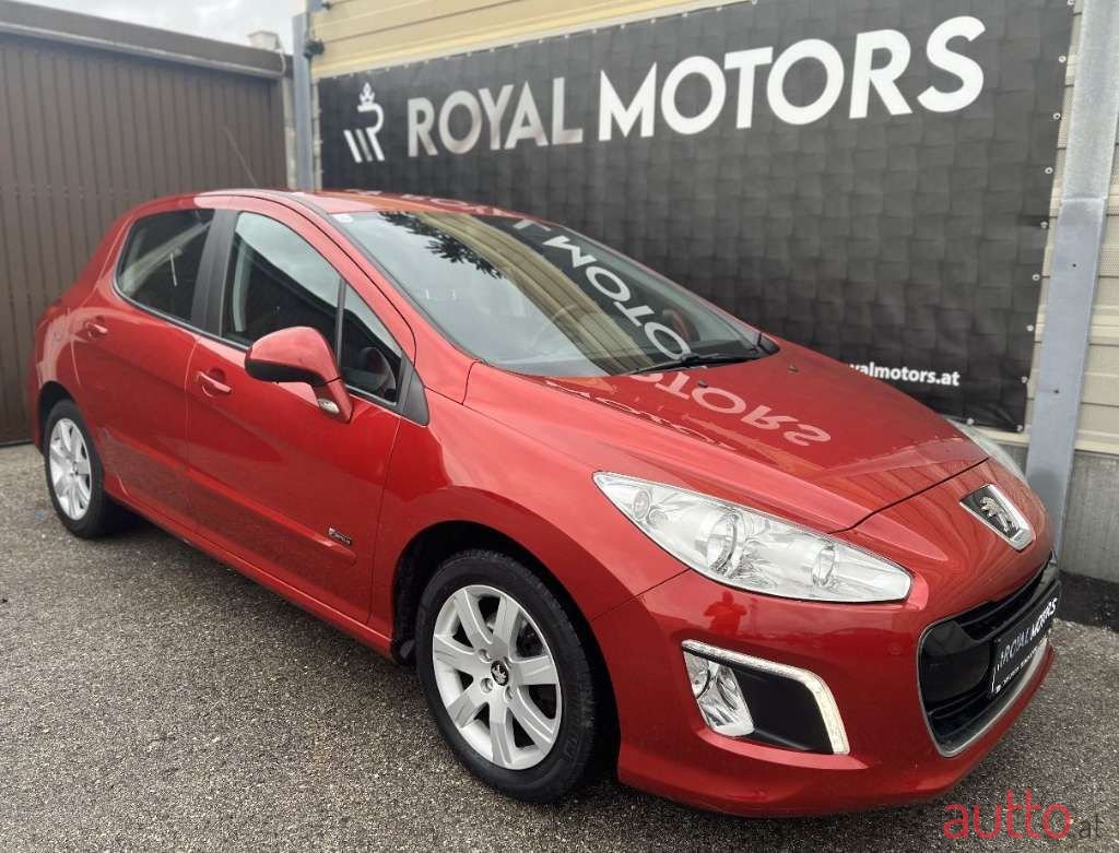 2012' Peugeot 308 photo #3