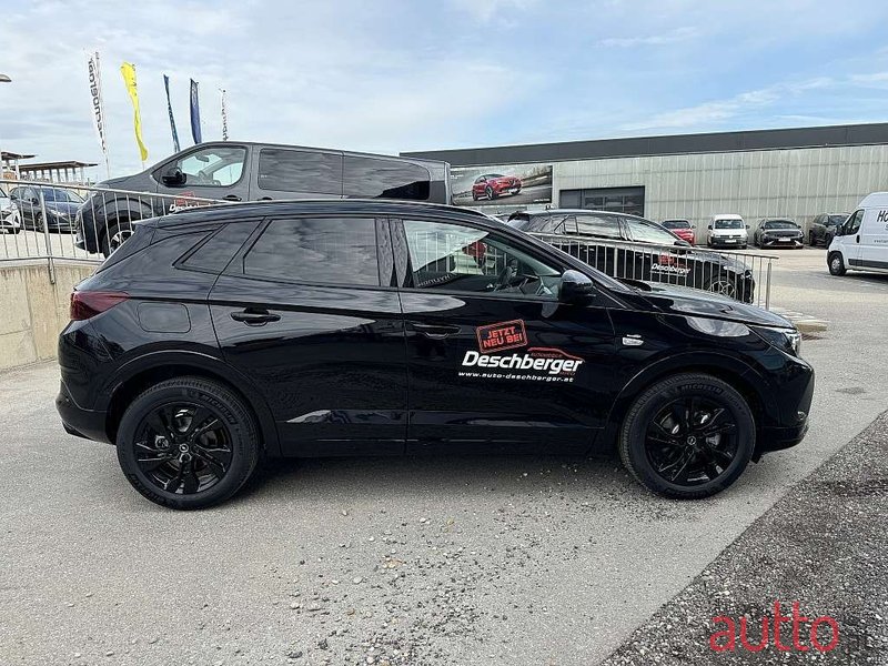 2024' Opel Grandland photo #3