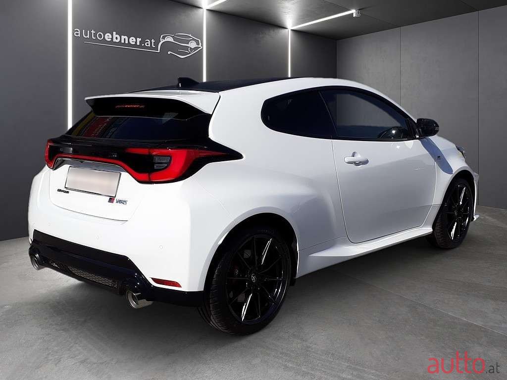 2024' Toyota Yaris photo #6