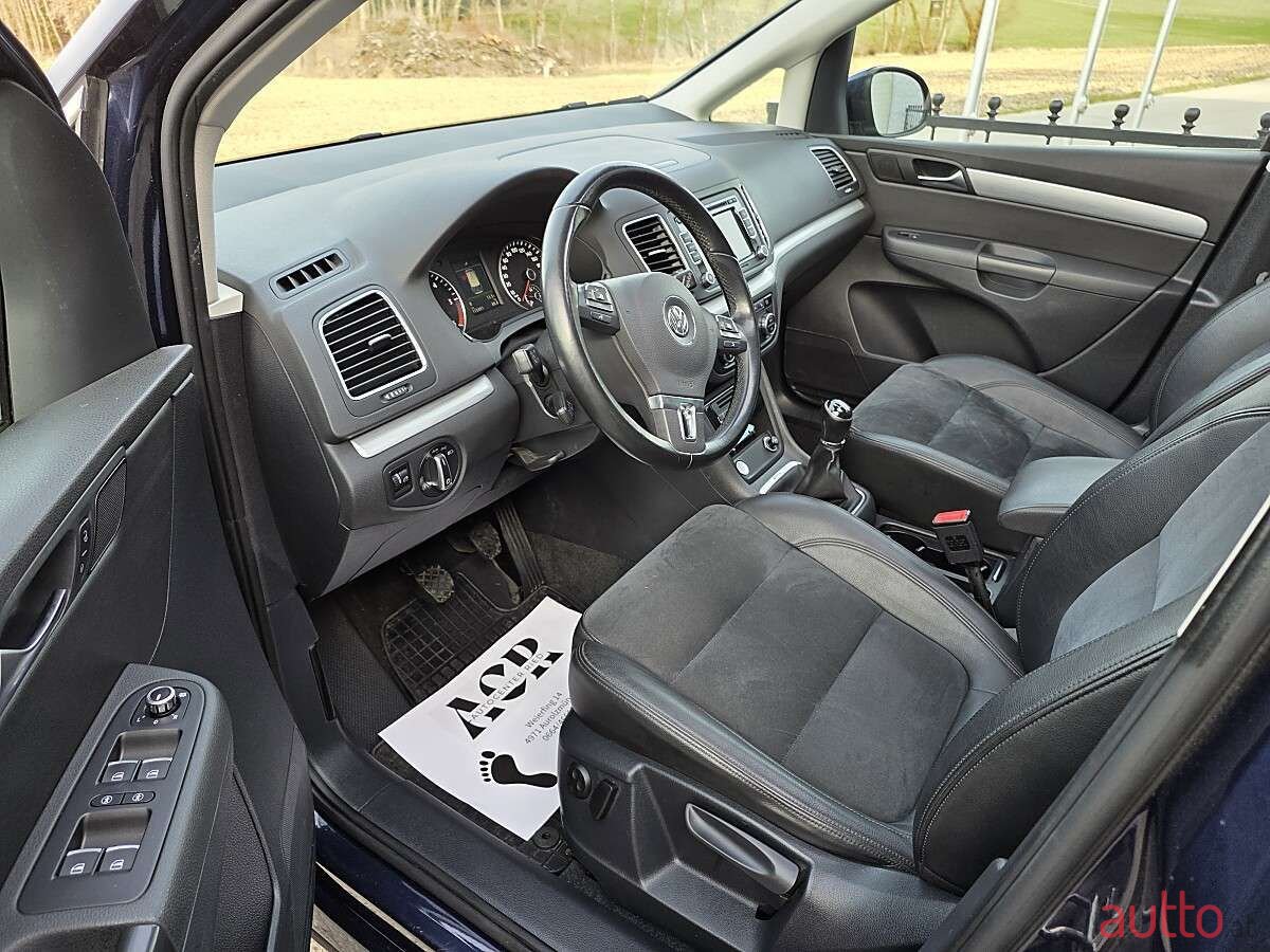 2014' Volkswagen Sharan photo #6