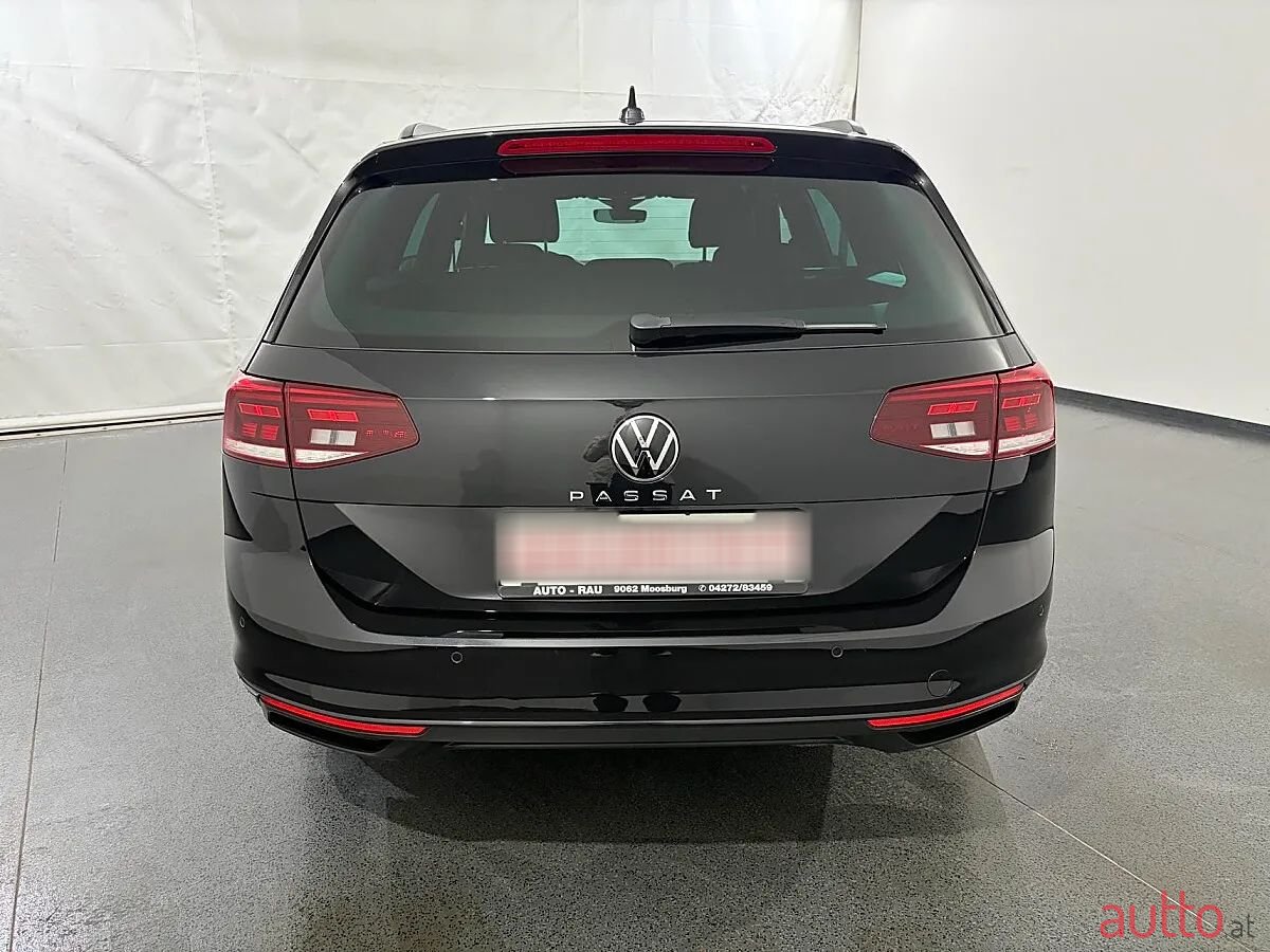 2023' Volkswagen Passat photo #5