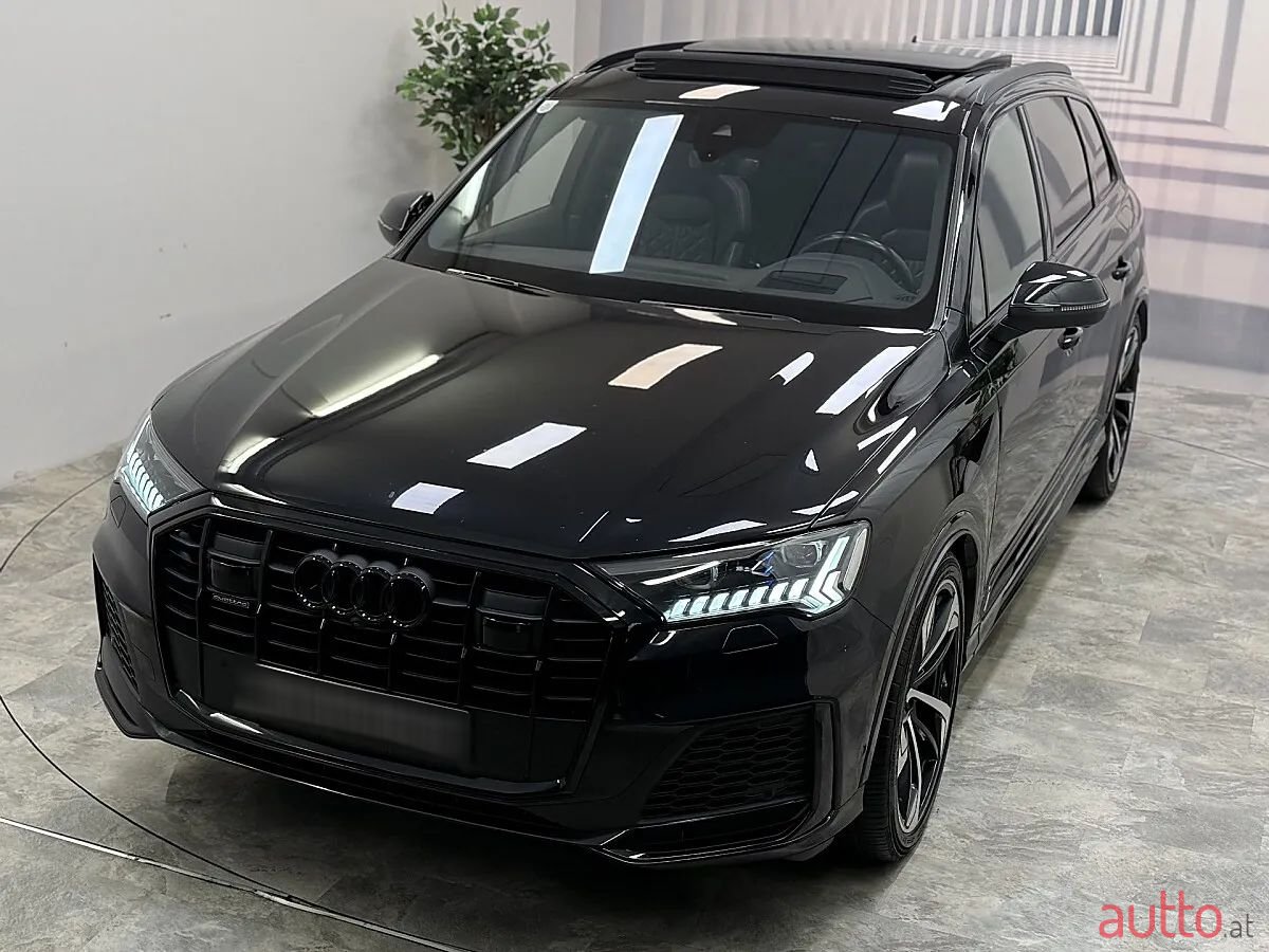 2020' Audi Q7 photo #5