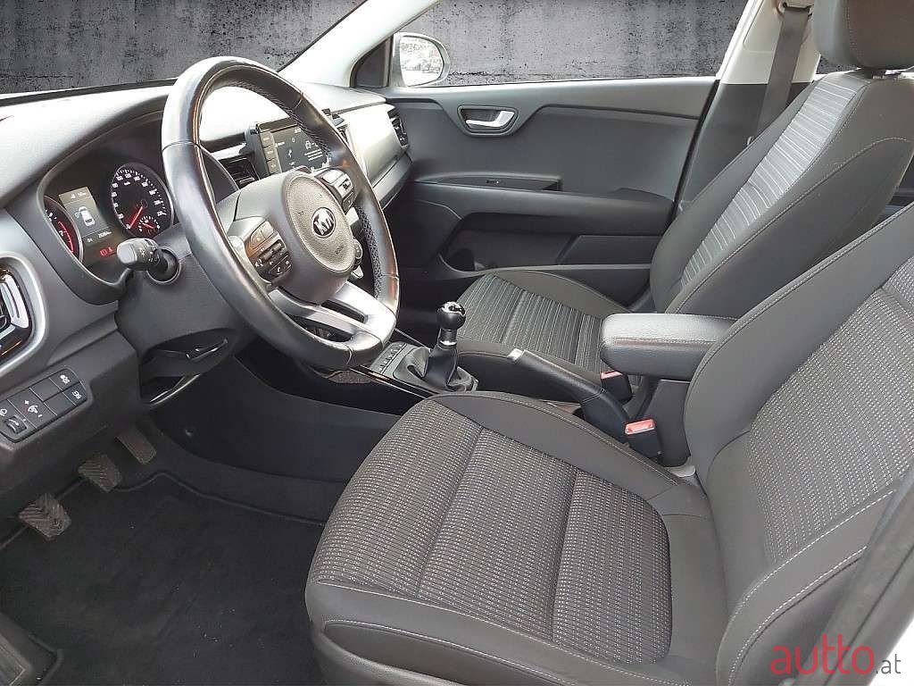 2020' Kia Stonic photo #5