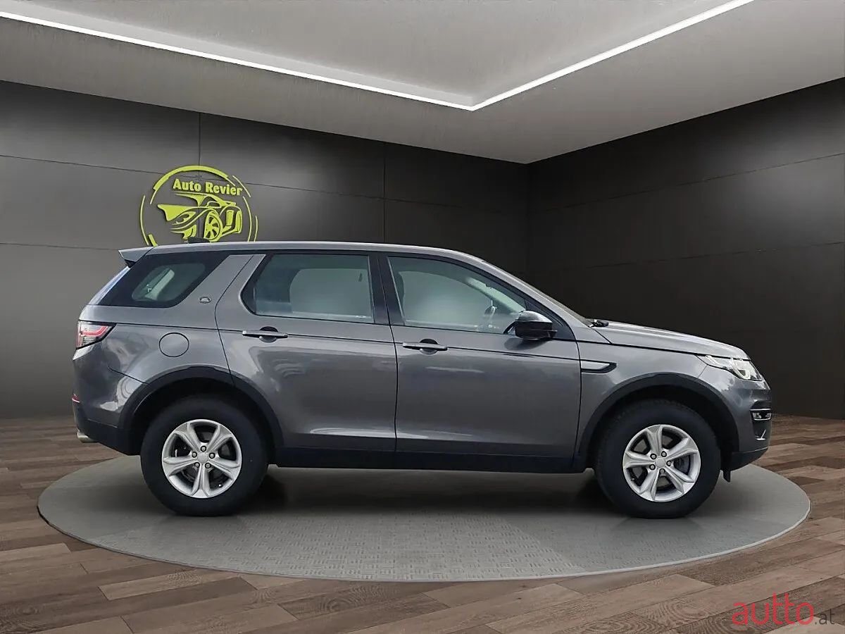 2017' Land Rover Discovery Sport photo #6