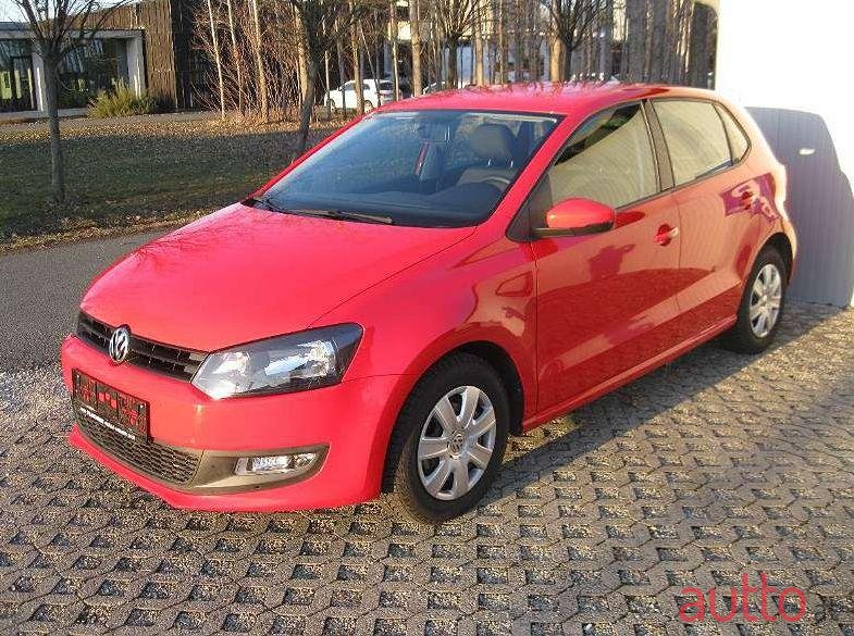 2010' Volkswagen Polo photo #1