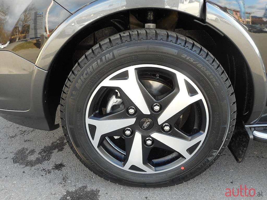 2023' Ford Tourneo photo #2