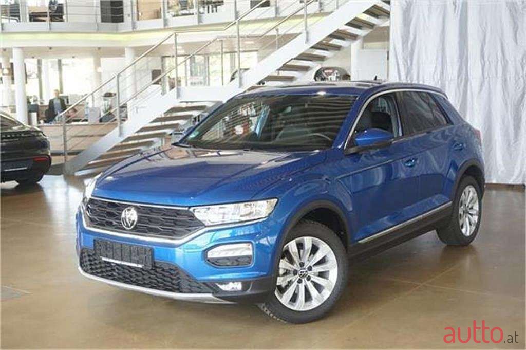 2021' Volkswagen T-Roc photo #1