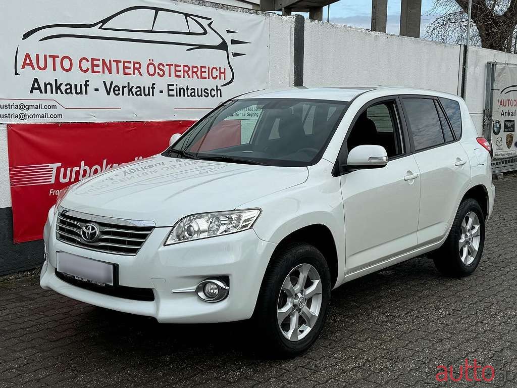 2011' Toyota RAV4 photo #1