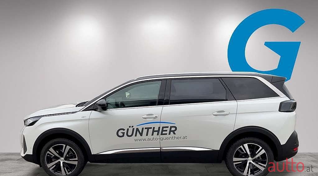 2022' Peugeot 5008 photo #5