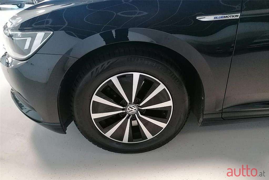 2016' Volkswagen Passat photo #5