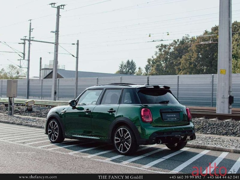 2021' MINI Cooper photo #5