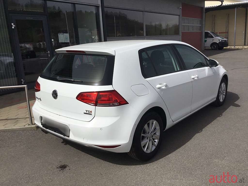 2015' Volkswagen Golf photo #3