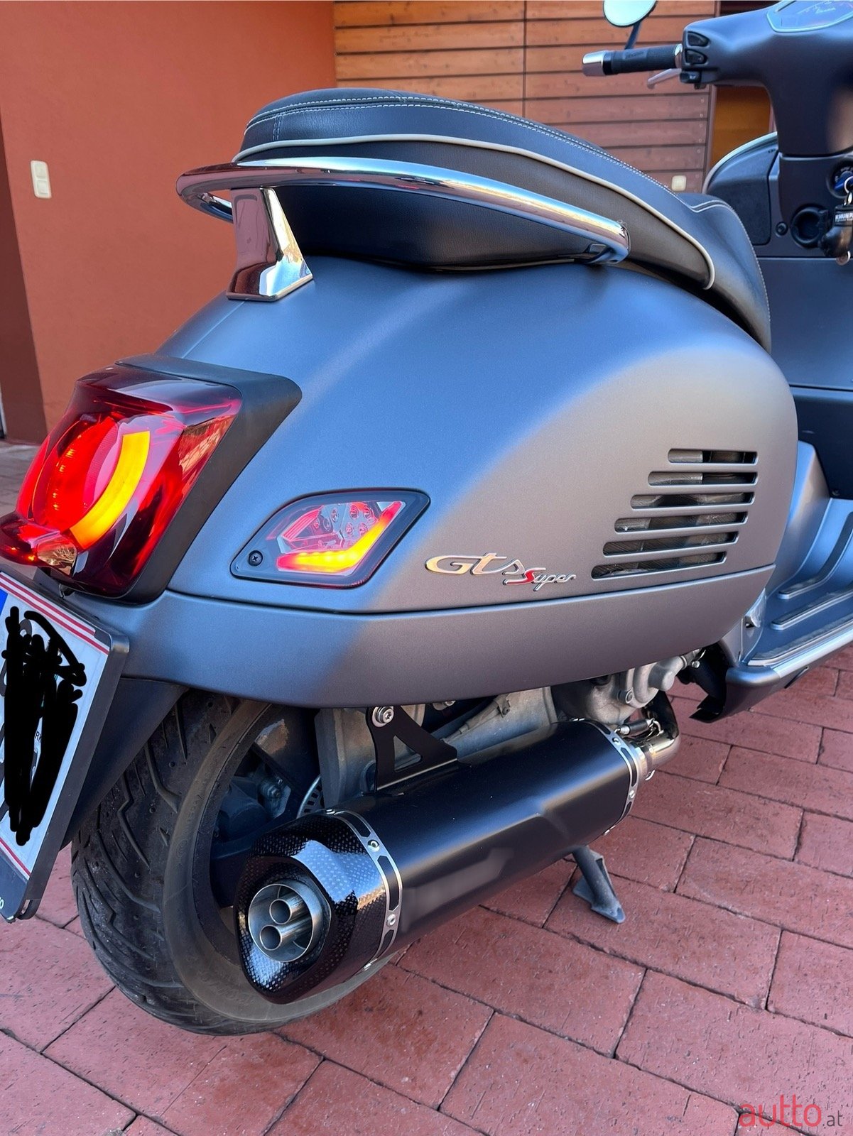 2020' Vespa photo #2