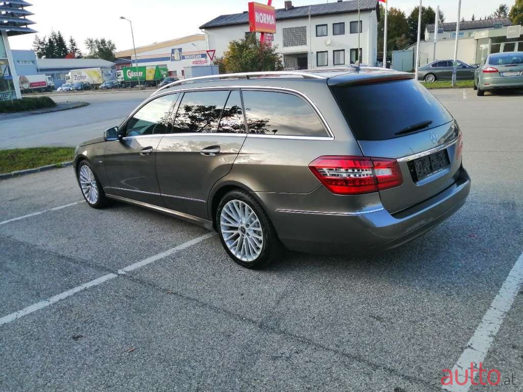 2011' Mercedes-Benz E-Klasse photo #2