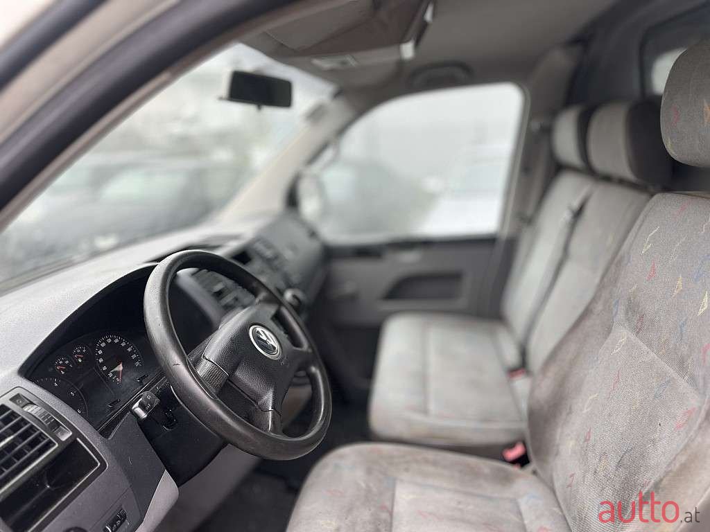 2004' Volkswagen T5 photo #6